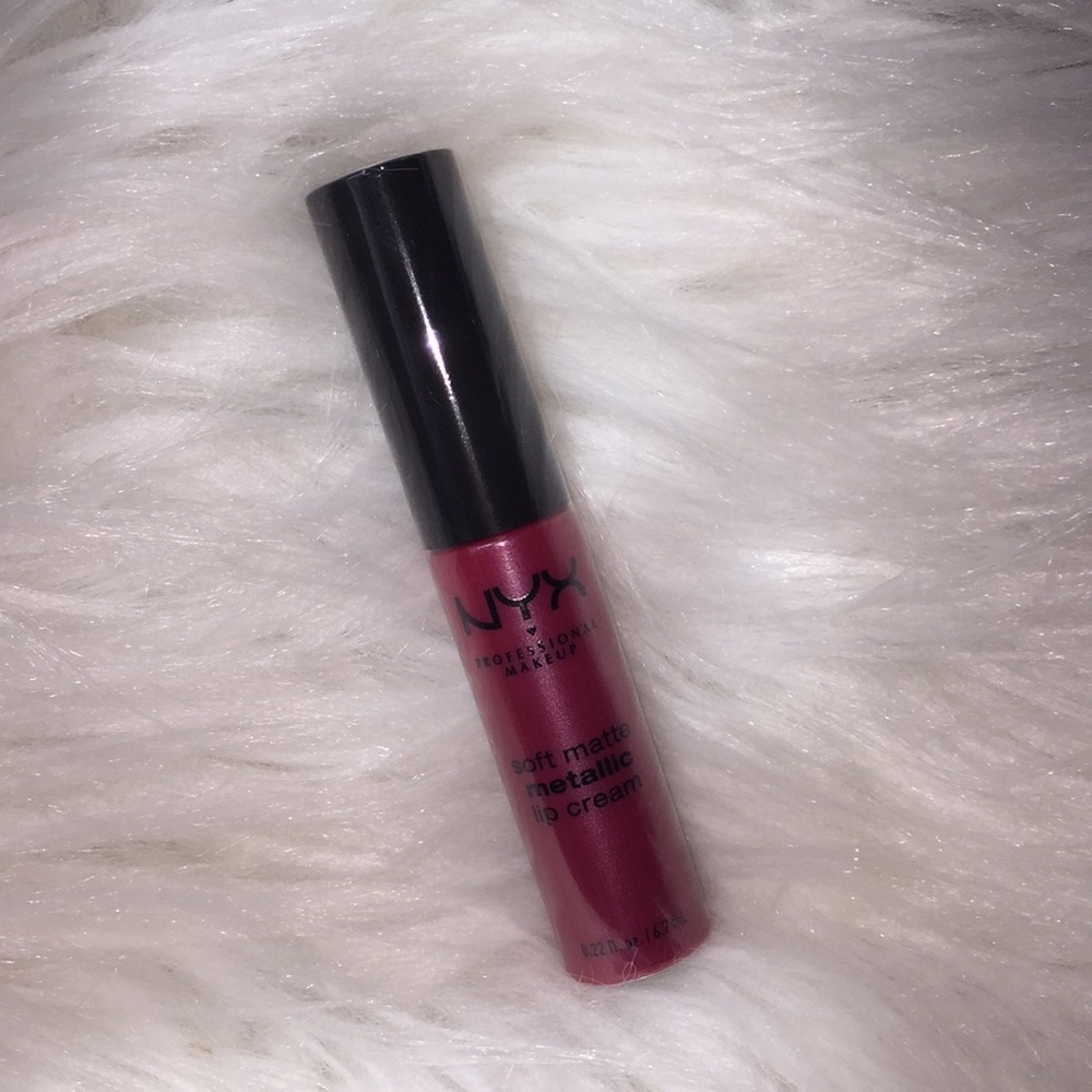 NYX Matte Lip Cream (MONTE CARLO)